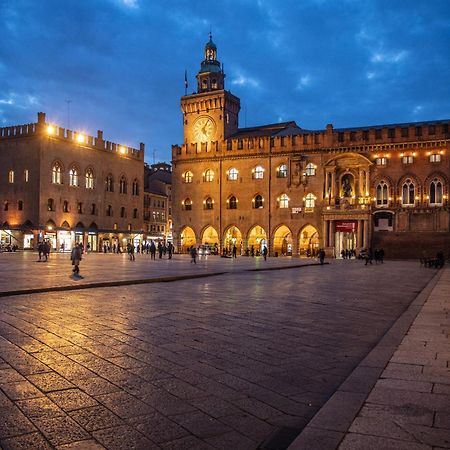 Urbanicooh Asinelli - Balcony On Piazza Maggiore Болоня Екстериор снимка