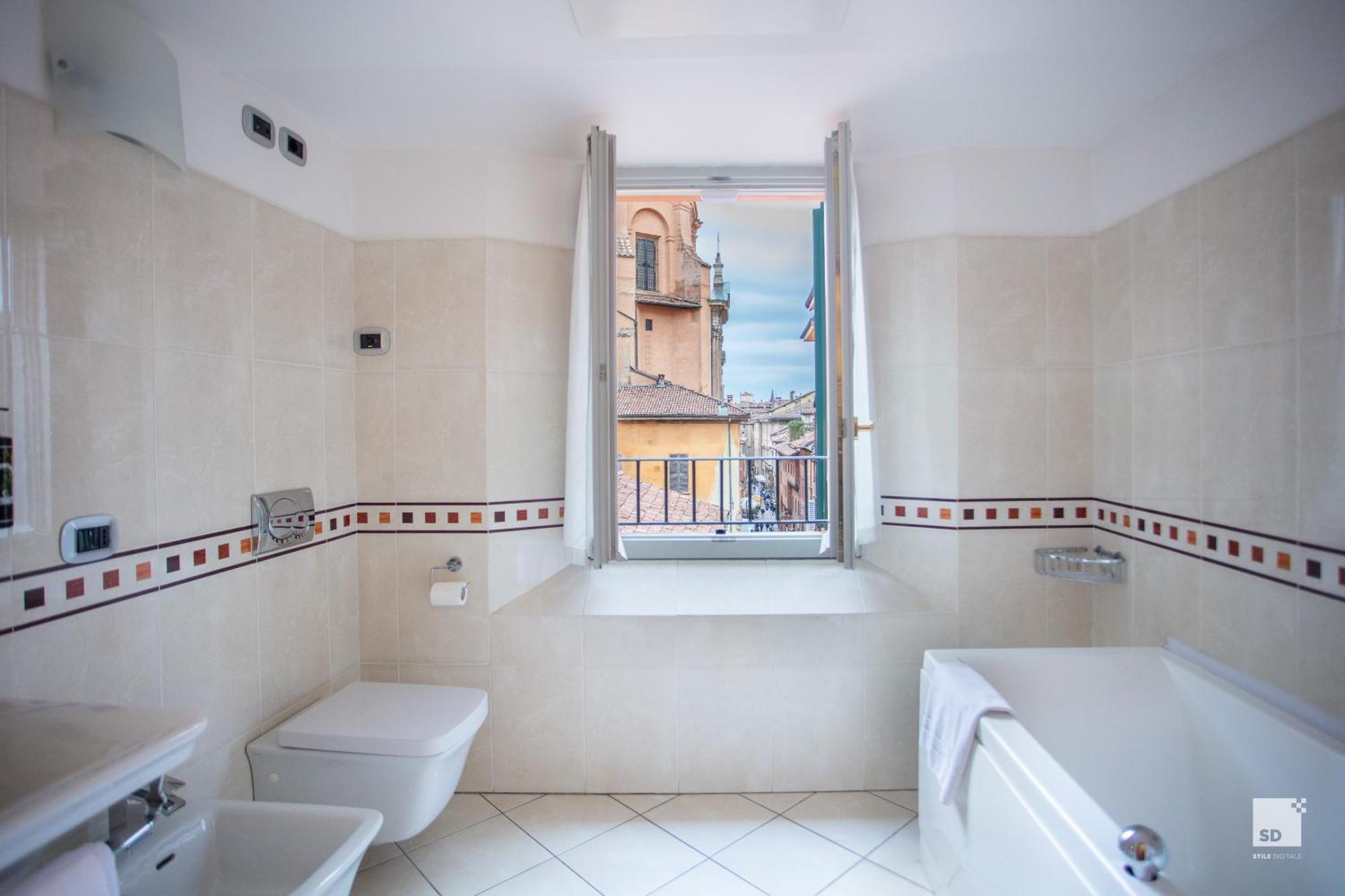 Urbanicooh Asinelli - Balcony On Piazza Maggiore Болоня Екстериор снимка