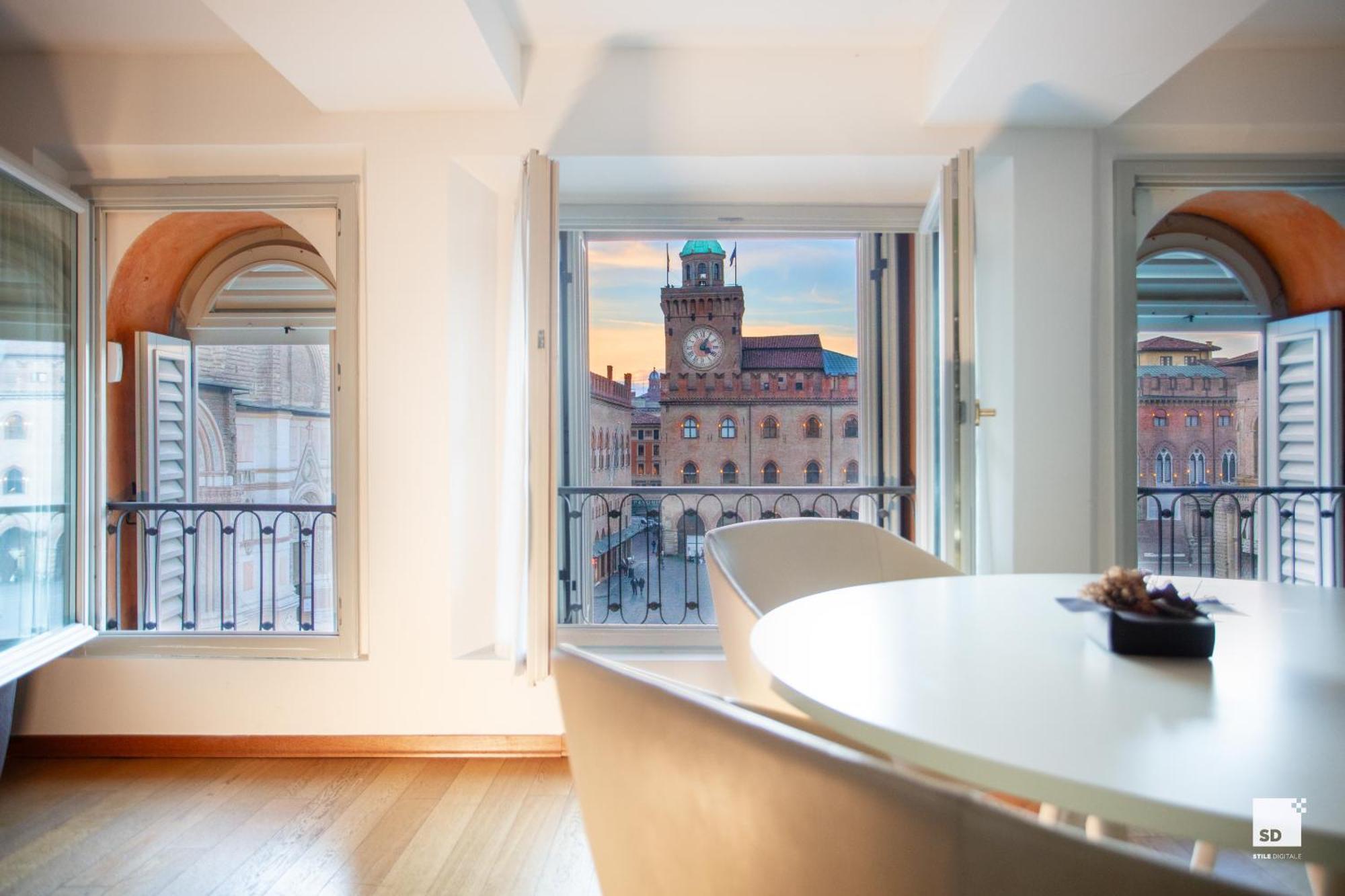Urbanicooh Asinelli - Balcony On Piazza Maggiore Болоня Екстериор снимка